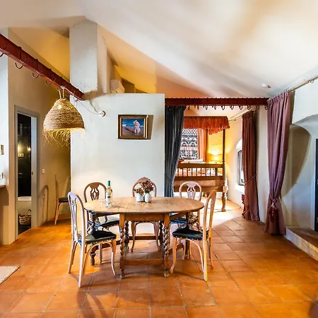 Romantica Lofts *